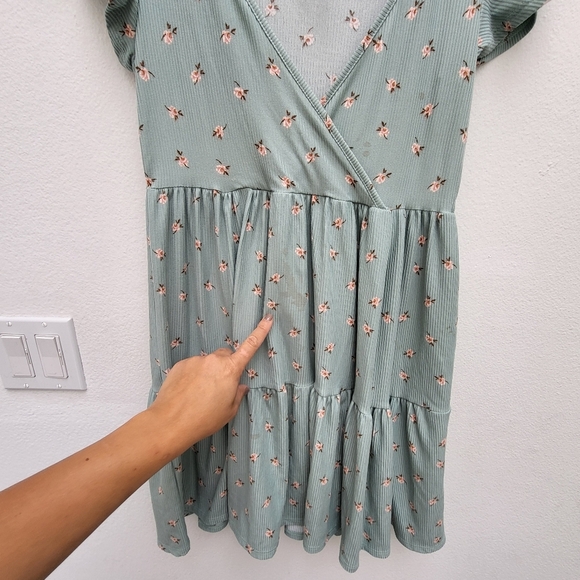 Mint Green Flower dress by Jessica Simpson - Picture 4 of 7